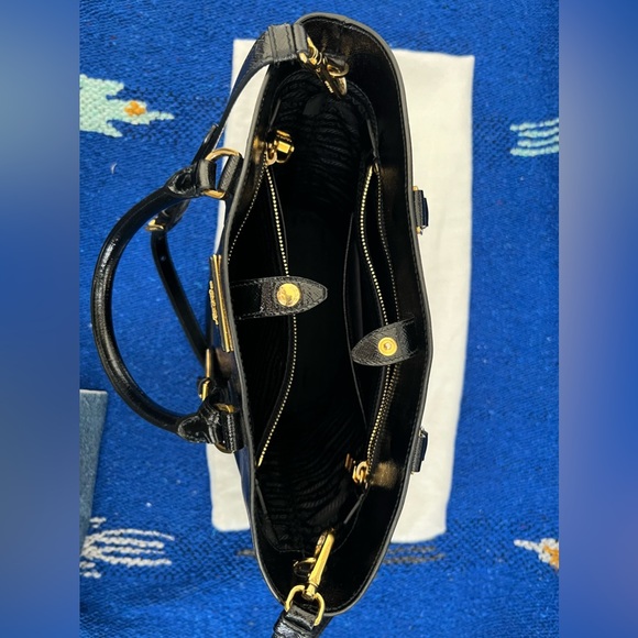 Prada Saffiano Vernice Bucket Bag, Nero - Picture 12 of 16